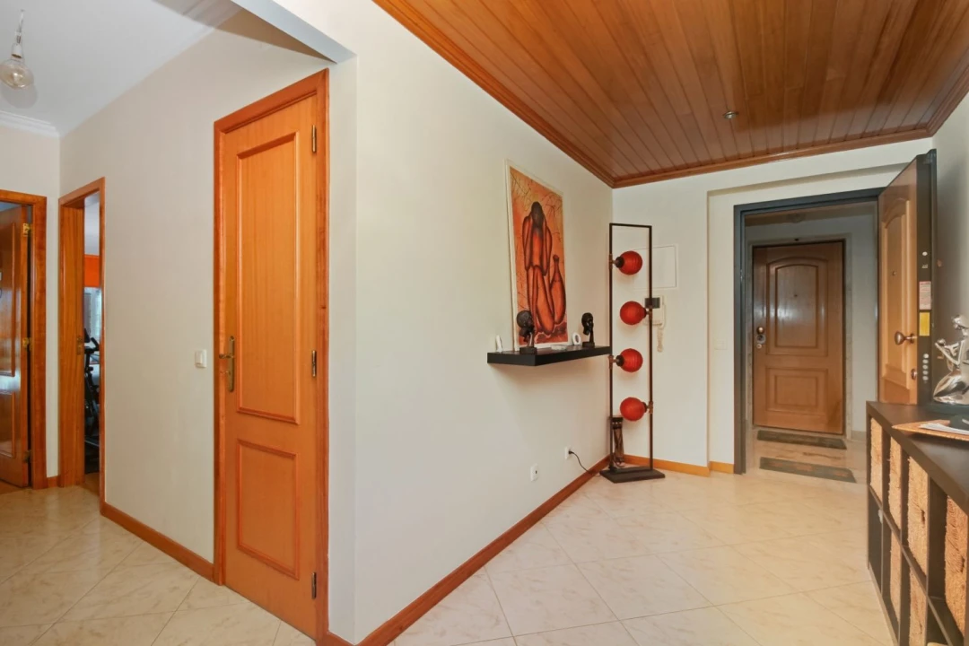 Apartamento T2 para Venda em Rio de Mouro Foto 10