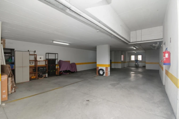 Apartamento T2 para Venda em Rio de Mouro Foto 23