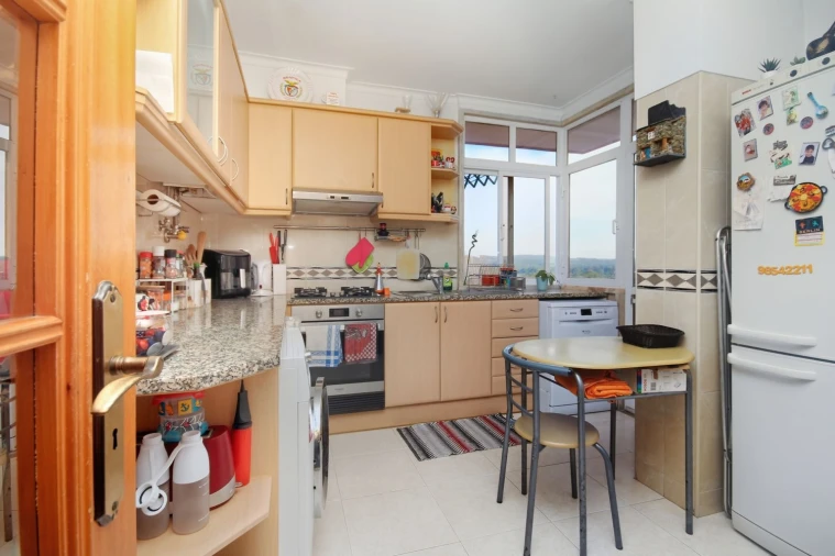 Apartamento T2 para Venda em Rio de Mouro Foto 12