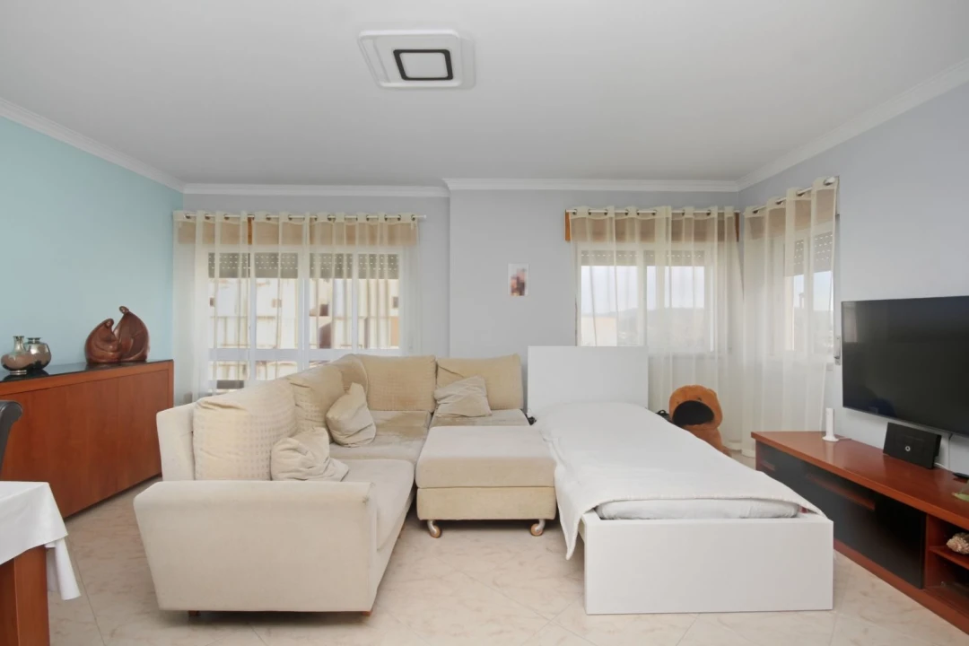 Apartamento T2 para Venda em Rio de Mouro Foto 4