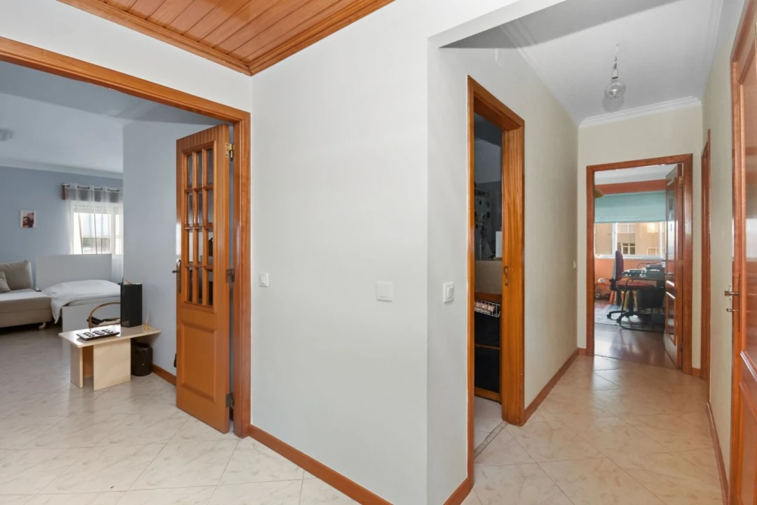 Apartamento T2 para Venda em Rio de Mouro Foto 11