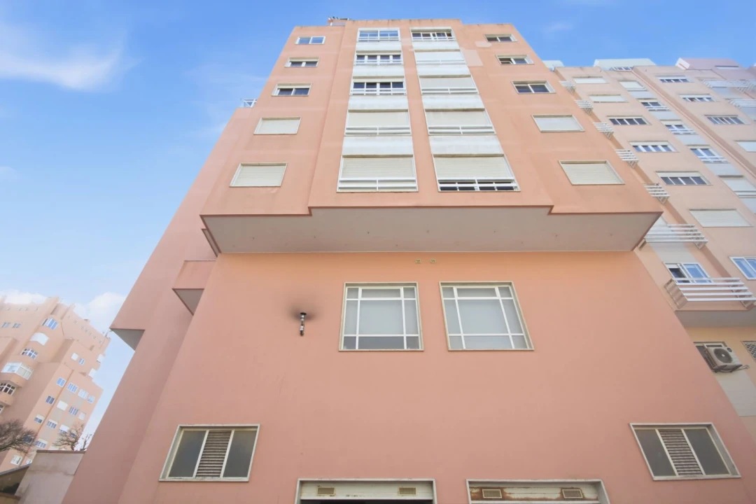 Apartamento T2 para Venda em Rio de Mouro Foto 29