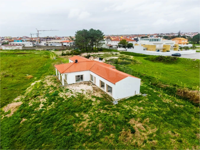 Moradia T4 para Venda em Ferrel Foto 9