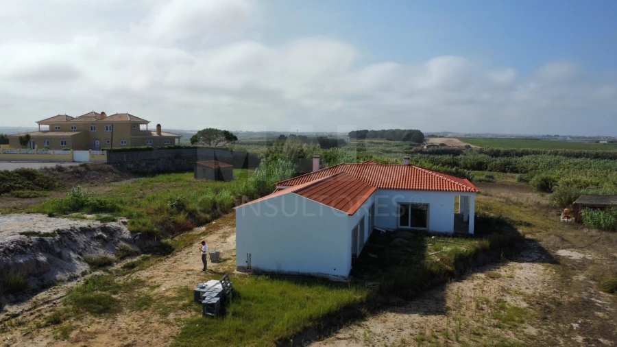 Moradia T4 para Venda em Ferrel Foto 12