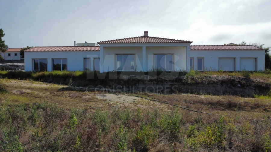 Moradia T4 para Venda em Ferrel Foto 3