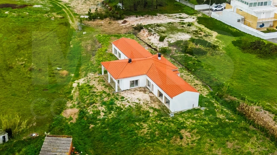Moradia T4 para Venda em Ferrel