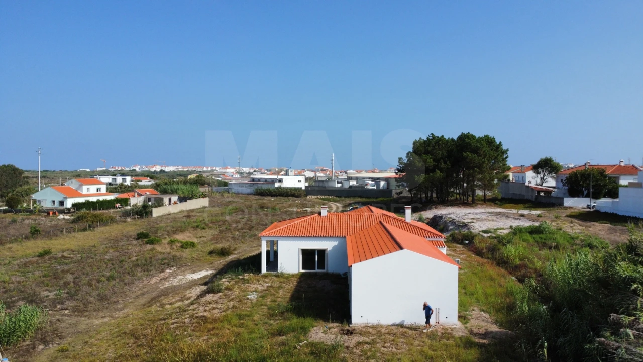 Moradia T4 para Venda em Ferrel Foto 11