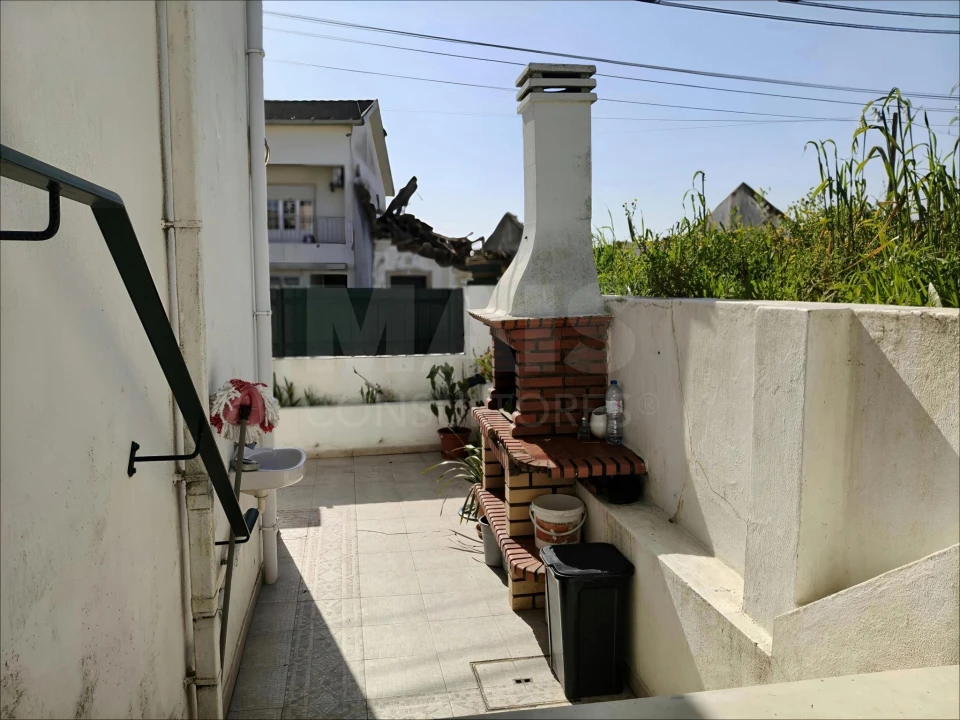 Moradia T4 para Venda em Moita dos Ferreiros Foto 3