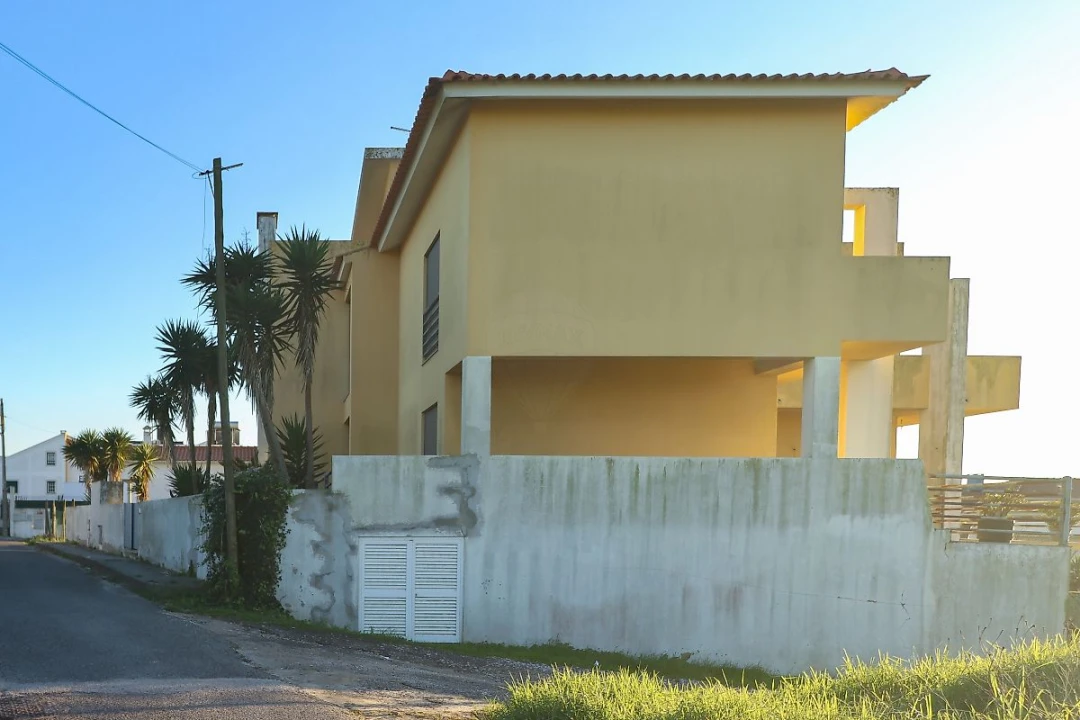 Moradia T5 para Venda em Silveira Foto 12