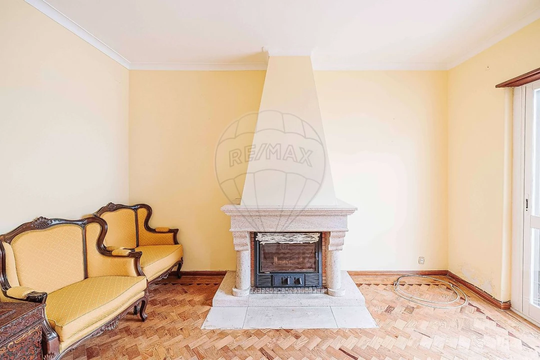 Moradia T3 para Venda em Carnaxide e Queijas Foto 30