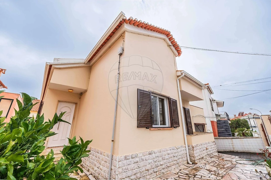 Moradia T3 para Venda em Carnaxide e Queijas Foto 5