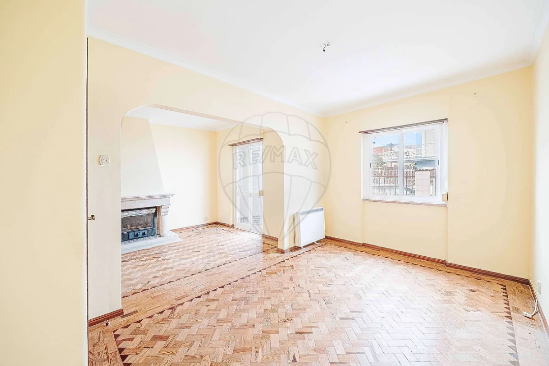 Moradia T3 para Venda em Carnaxide e Queijas Foto 37