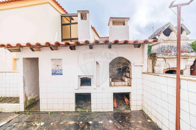 Moradia T3 para Venda em Carnaxide e Queijas Foto 8