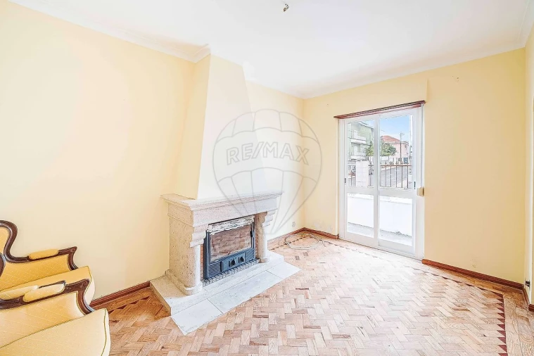 Moradia T3 para Venda em Carnaxide e Queijas Foto 33