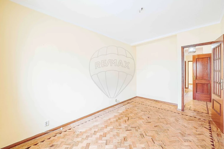 Moradia T3 para Venda em Carnaxide e Queijas Foto 34