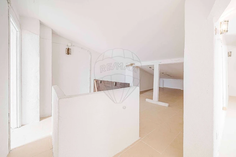 Moradia T3 para Venda em Carnaxide e Queijas Foto 15