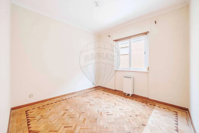 Moradia T3 para Venda em Carnaxide e Queijas Foto 28