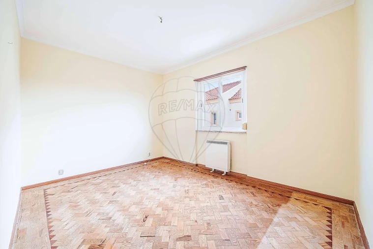 Moradia T3 para Venda em Carnaxide e Queijas Foto 24