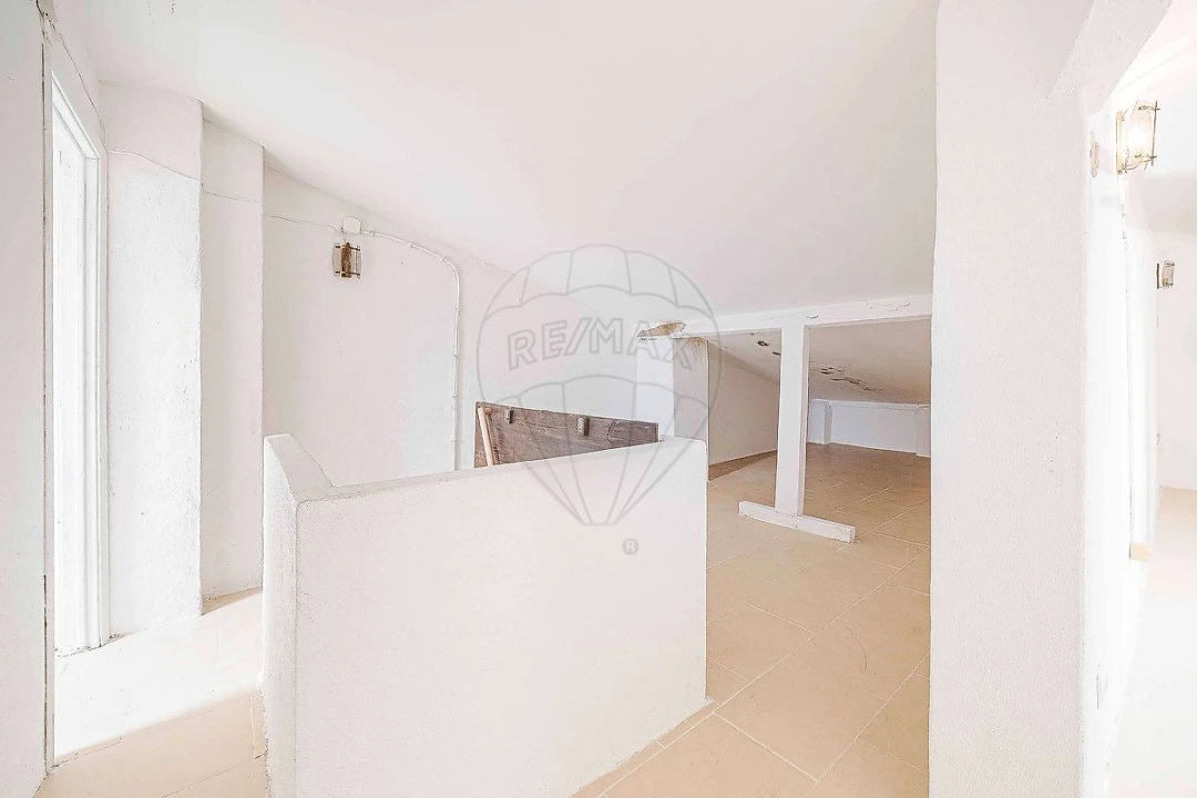 Moradia T3 para Venda em Carnaxide e Queijas Foto 15