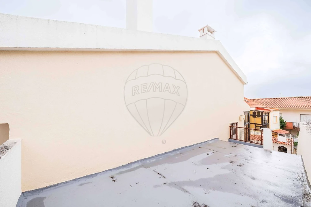 Moradia T3 para Venda em Carnaxide e Queijas Foto 6