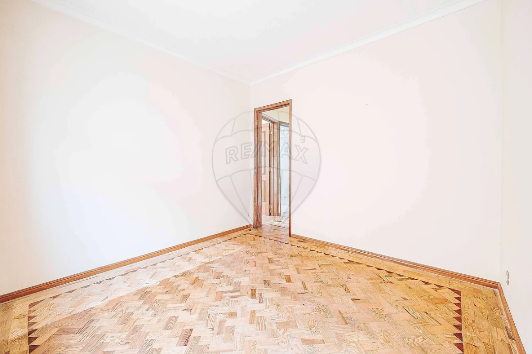 Moradia T3 para Venda em Carnaxide e Queijas Foto 26