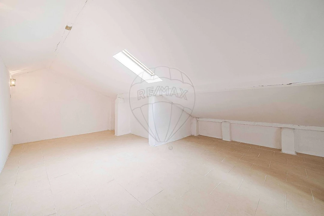 Moradia T3 para Venda em Carnaxide e Queijas Foto 16