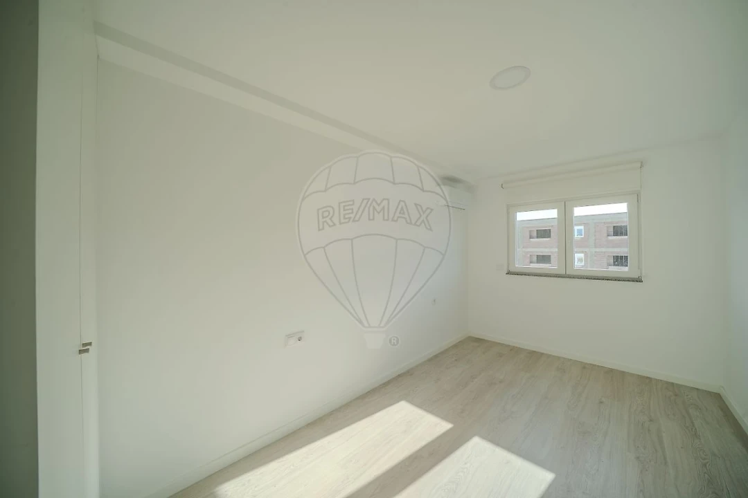 Apartamento T2 para Arrendamento em Aradas Foto 18