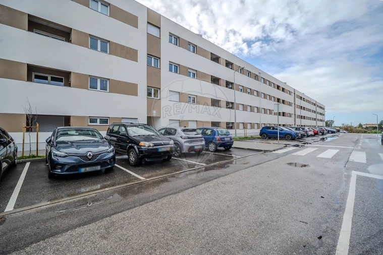 Apartamento T2 para Arrendamento em Aradas Foto 28