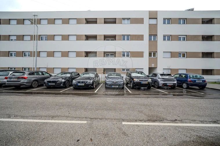 Apartamento T2 para Arrendamento em Aradas Foto 29