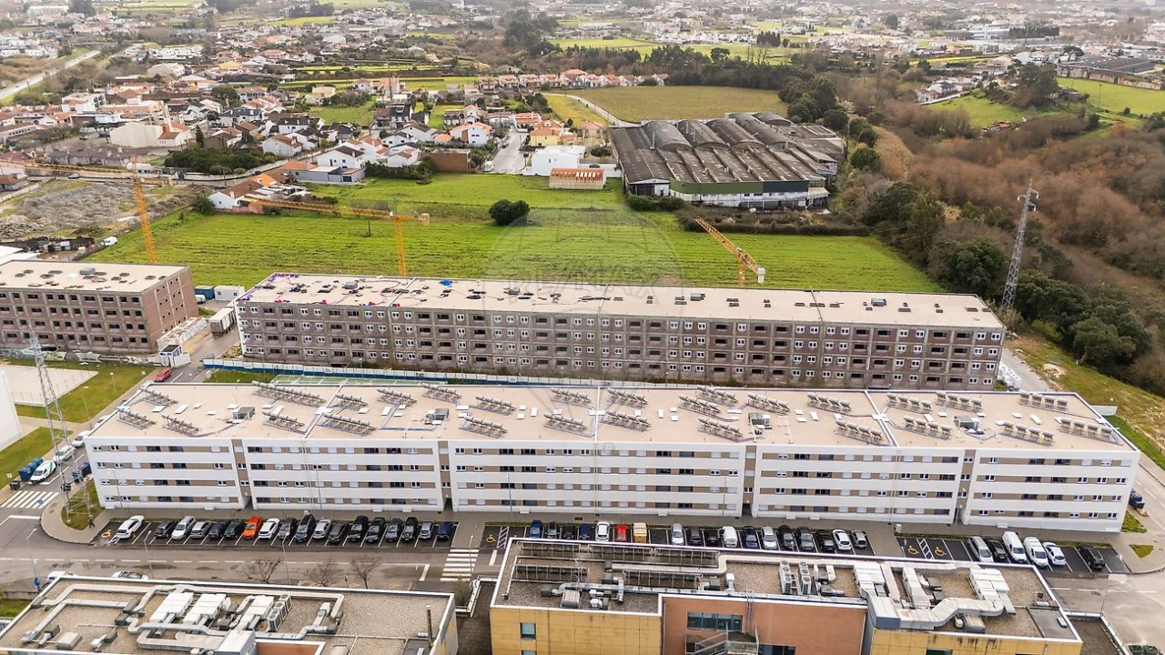 Apartamento T2 para Arrendamento em Aradas Foto 9