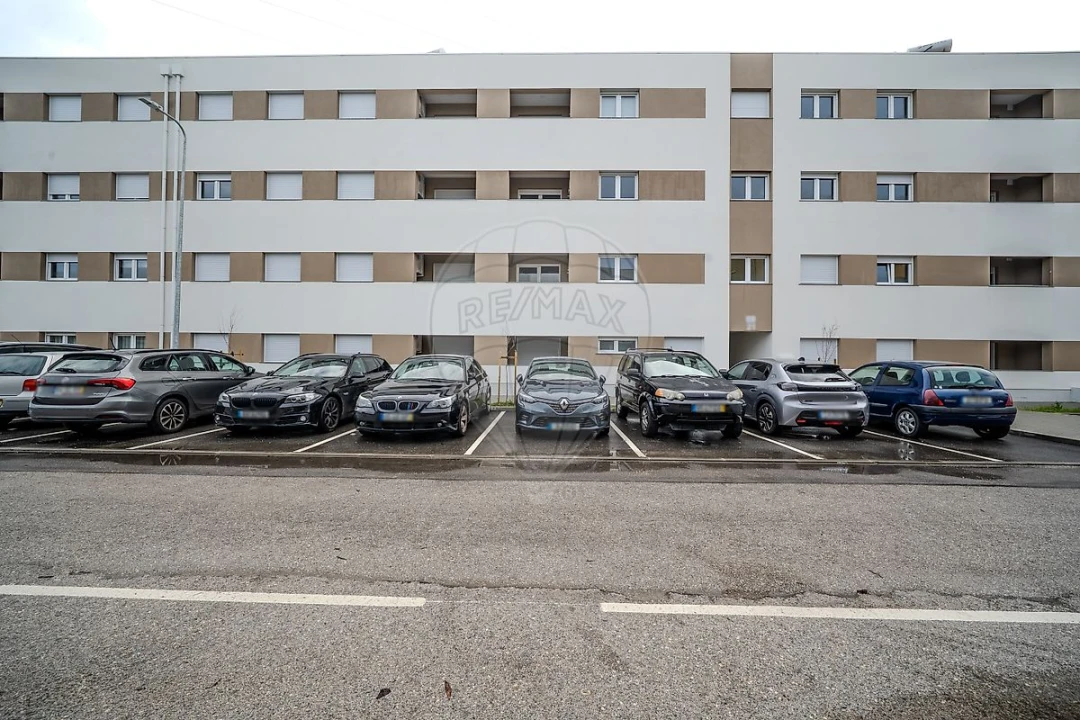 Apartamento T2 para Arrendamento em Aradas Foto 29