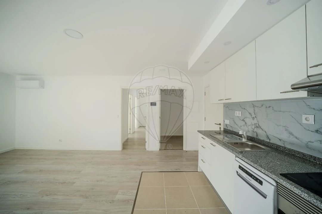 Apartamento T2 para Arrendamento em Aradas Foto 11