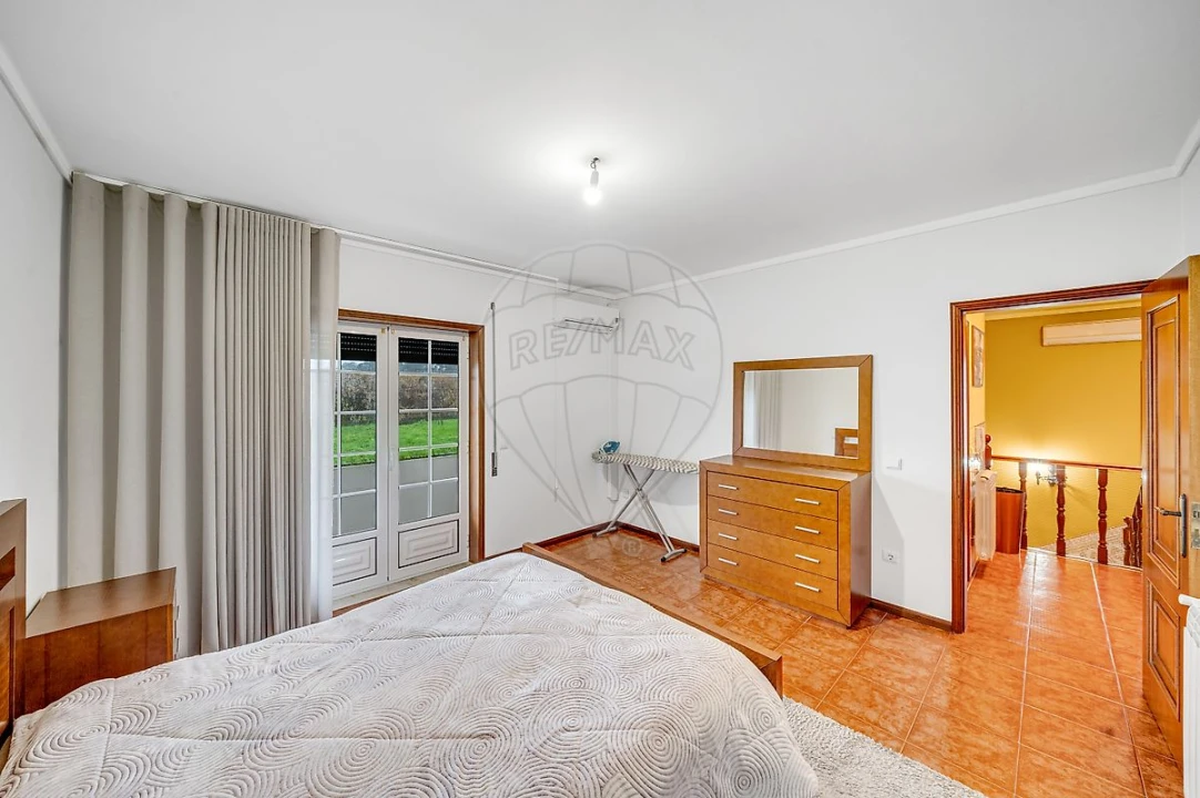 Moradia T4 para Venda em Oliveira do Bairro Foto 7