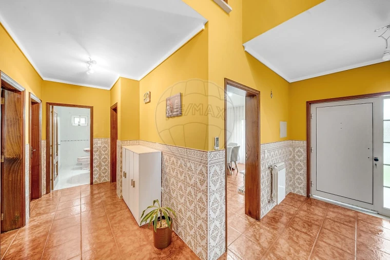 Moradia T4 para Venda em Oliveira do Bairro Foto 5