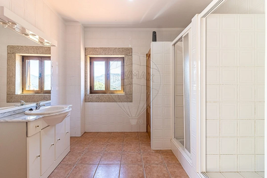 Quinta T0 para Venda em Lousa Foto 14