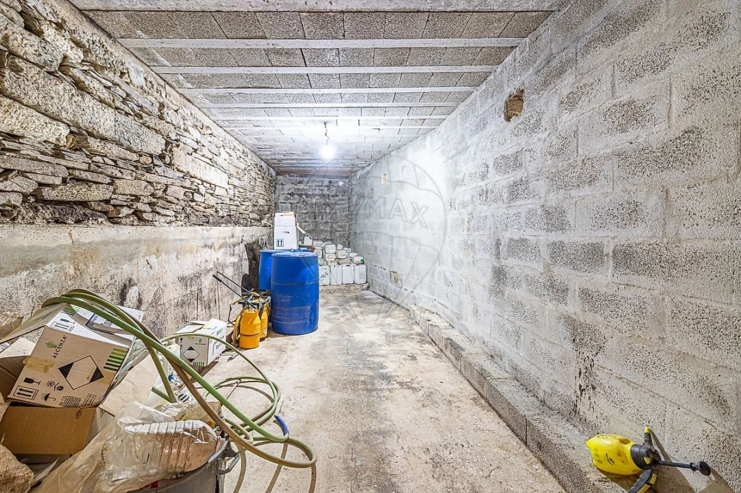 Quinta T0 para Venda em Lousa Foto 19