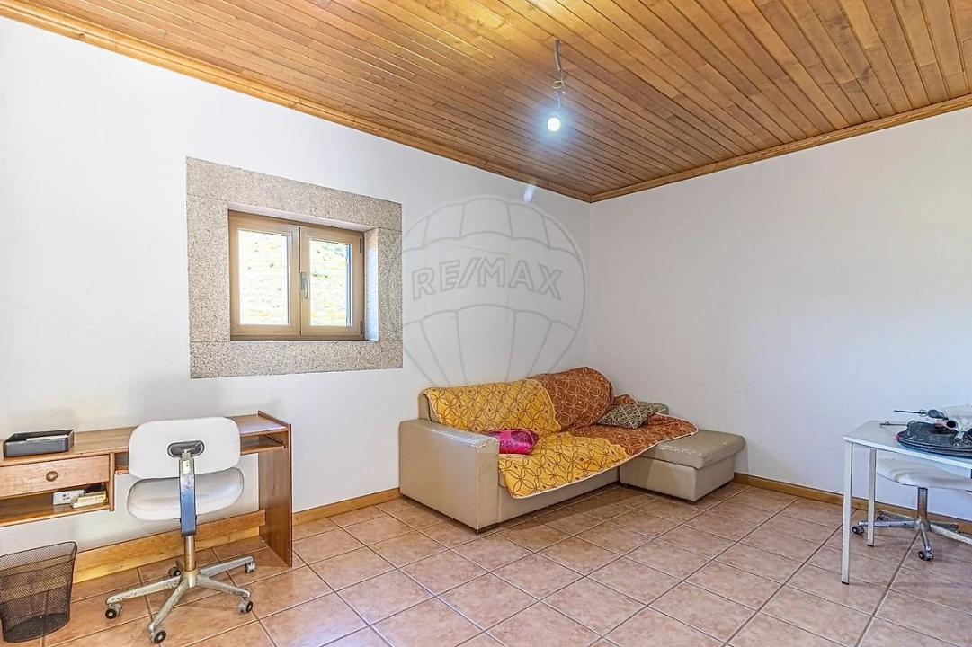 Quinta T0 para Venda em Lousa Foto 12