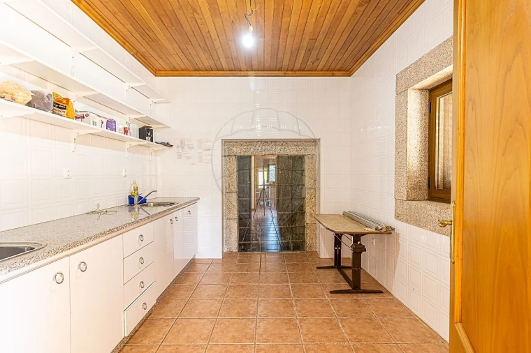 Quinta T0 para Venda em Lousa Foto 9