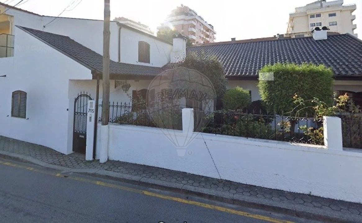 Moradia T4 para Venda em Canidelo Foto 2