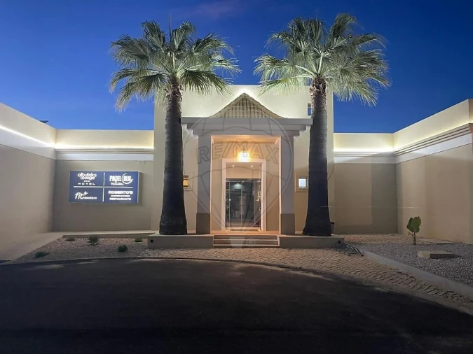 Negócio para Venda em Albufeira e Olhos de Água Foto 1