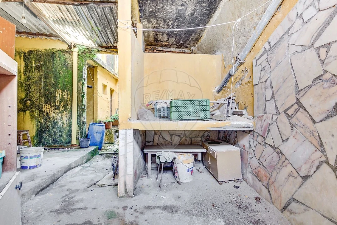 Moradia T6 para Venda em Santo Isidoro Foto 13