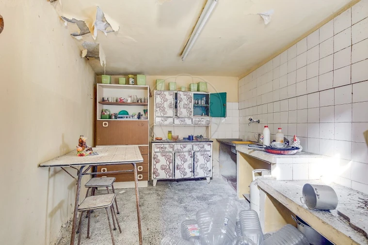 Moradia T6 para Venda em Santo Isidoro Foto 12