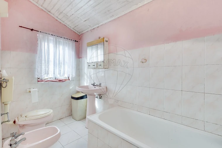 Moradia T6 para Venda em Santo Isidoro Foto 21