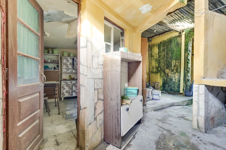 Moradia T6 para Venda em Santo Isidoro Foto 11