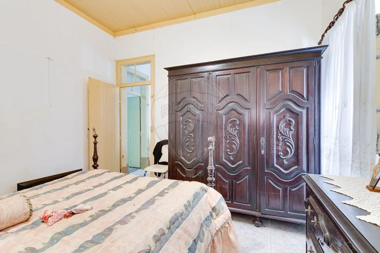 Moradia T6 para Venda em Santo Isidoro Foto 3