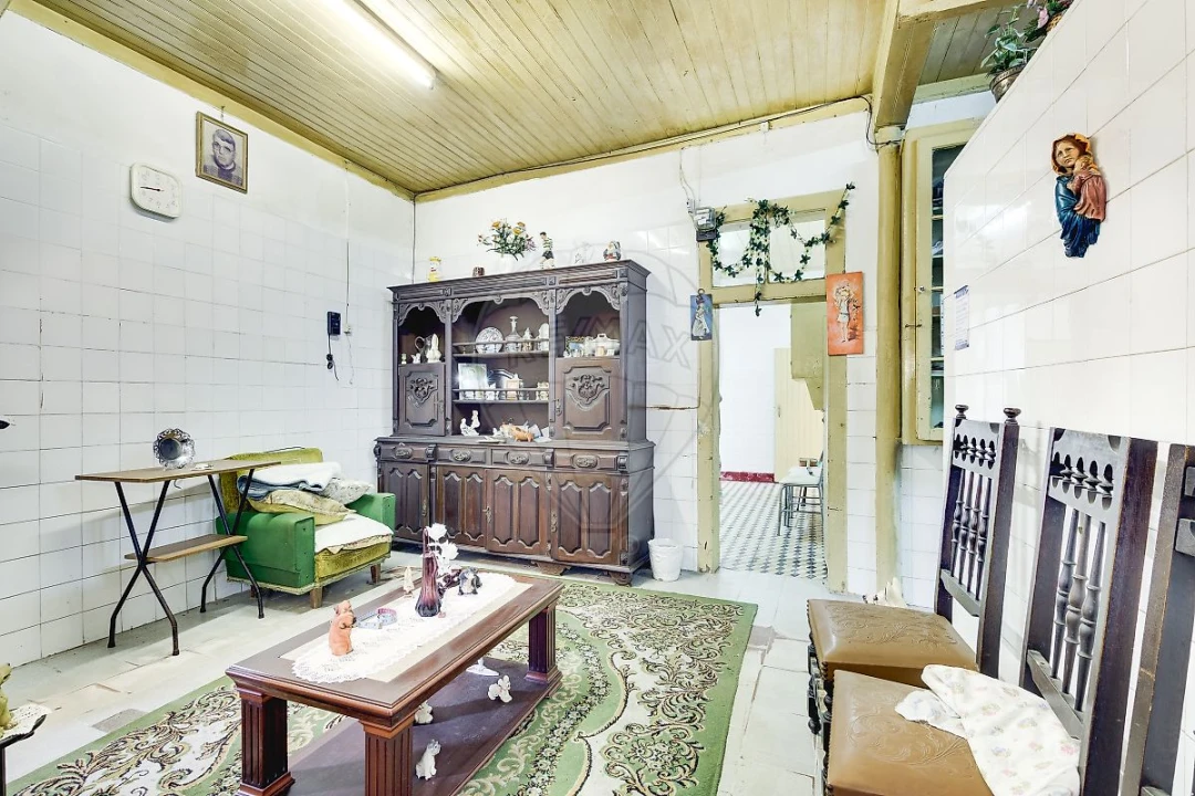 Moradia T6 para Venda em Santo Isidoro Foto 10