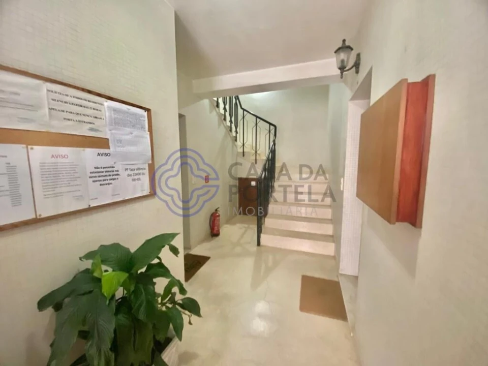 Apartamento T2 para Venda em Vilar de Andorinho Foto 19