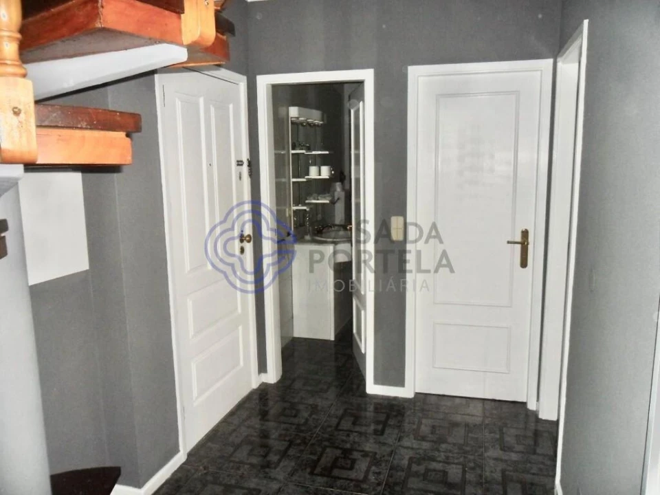 Apartamento T2 para Venda em Vilar de Andorinho Foto 3