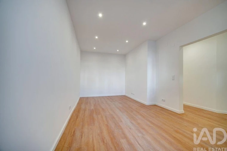 Apartamento T3 para Venda em Venteira Foto 9