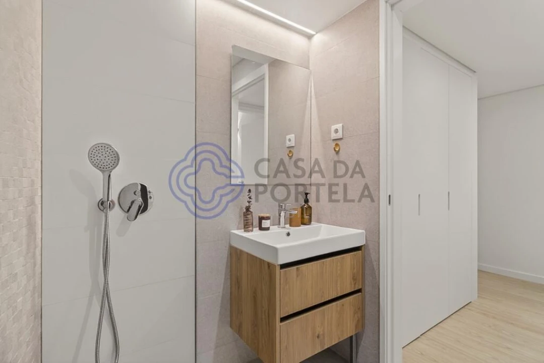 Apartamento T1 para Venda em Cedofeita, Santo Ildefonso, Sé, Miragaia, São Nicolau e Vitória Foto 12